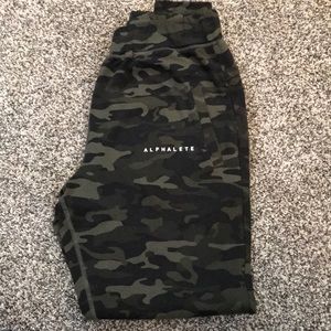 Alphalete Men’s Camo Joggers